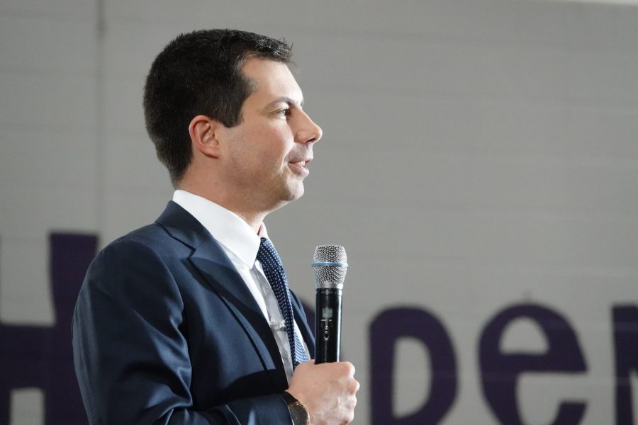 Presidential candidate Pete Buttigieg hosts a town hall in West Des Moines, Iowa, on Sunday, Jan. 26, 2020. Following the event, Buttigieg addressed the death of former NBA star Kobe Bryant, who was killed in a helicopter crash moments before Buttigieg took the stage. Addison Kliewer/Gaylord News. 
