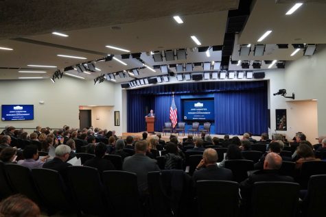 Nearly 200 attendees of the White House Summit on U.S. Research listen to Oklahoma native Kelvin Droegemeier give opening remarks on Nov. 5. Addison Kliewer/Gaylord News