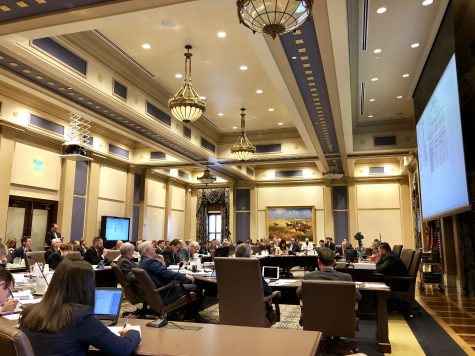 Members of the Senate vote on Bill 995. SB 995 will punish those who impersonate members or veterans of the United States Armed Forces.