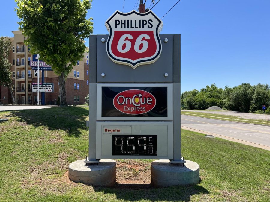 The price of regular gas on Friday hit $4.59 per gallon at the Oncue station at East Lindsey St. and Classen Blvd. in Norman. Gaylord News Photo/Katie Hallum